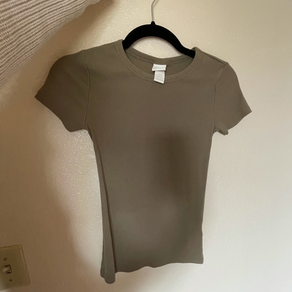 Slim fit green tee